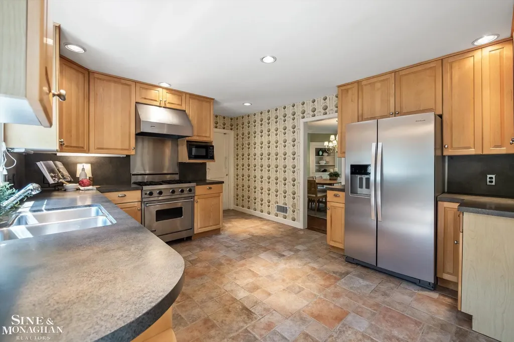 1023 Harvard Road Grosse Pointe Park City MI 48230
