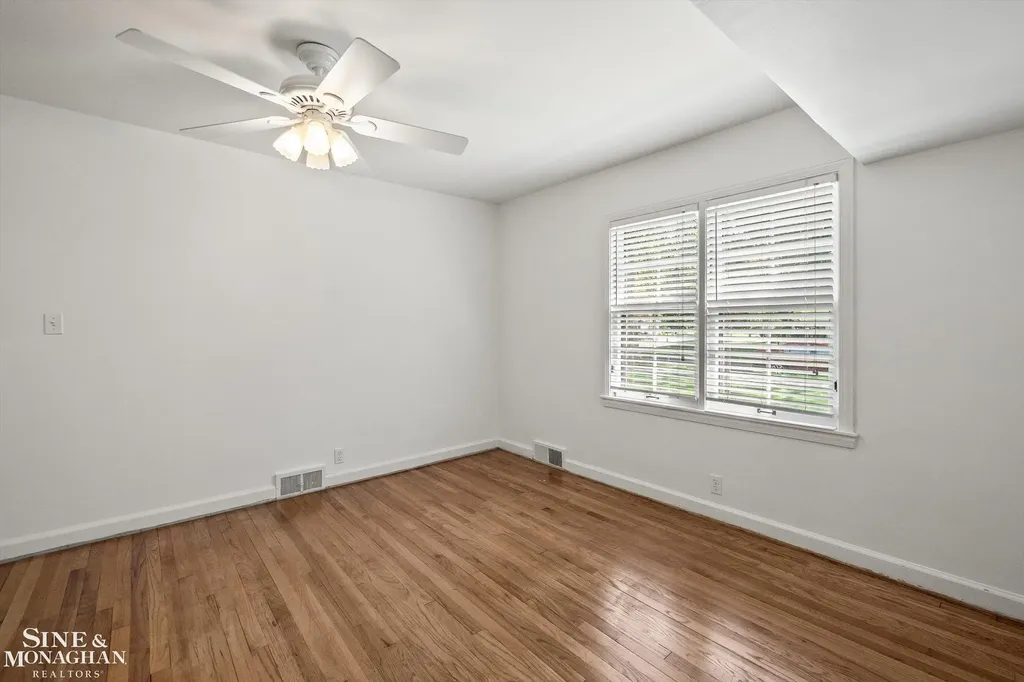 1023 Harvard Road Grosse Pointe Park City MI 48230