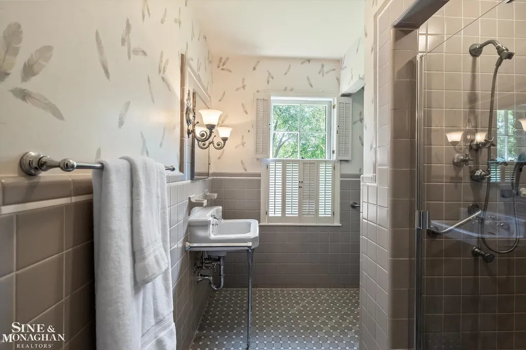 1023 Harvard Road Grosse Pointe Park City MI 48230