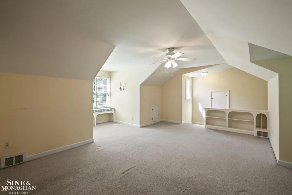 1023 Harvard Road Grosse Pointe Park City MI 48230