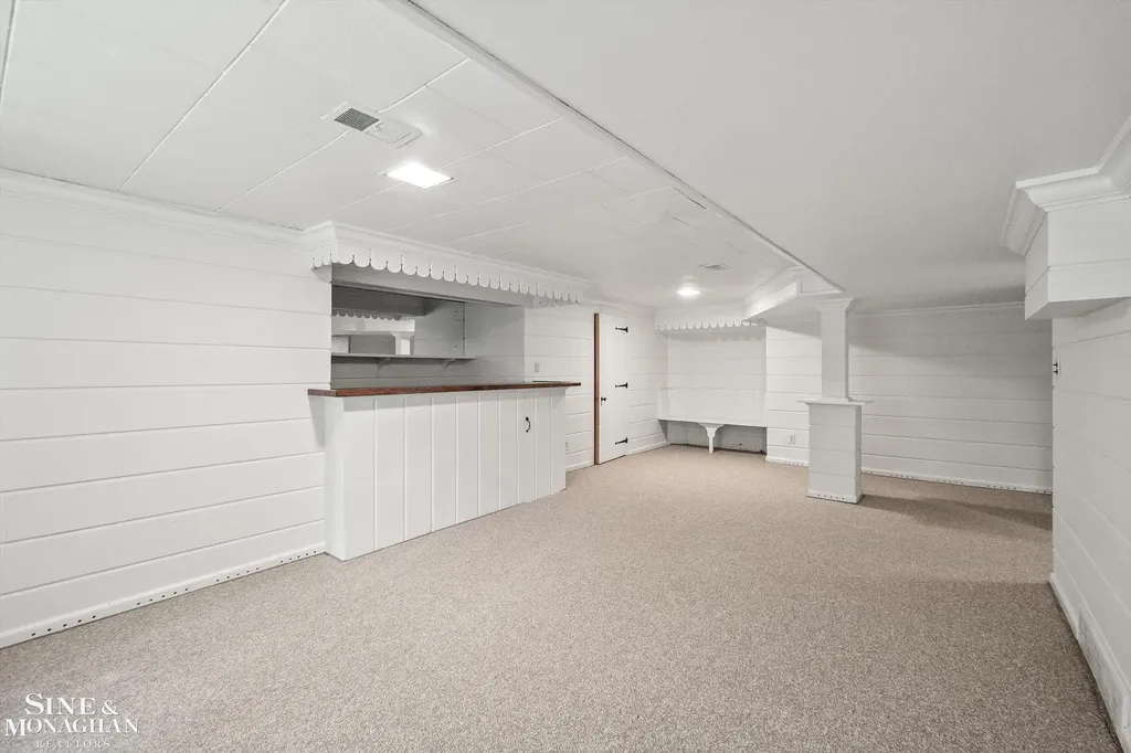 1023 Harvard Road Grosse Pointe Park City MI 48230
