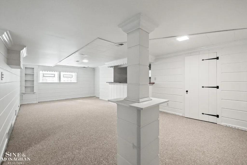 1023 Harvard Road Grosse Pointe Park City MI 48230