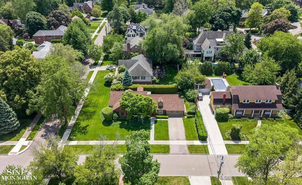 1023 Harvard Road Grosse Pointe Park City MI 48230