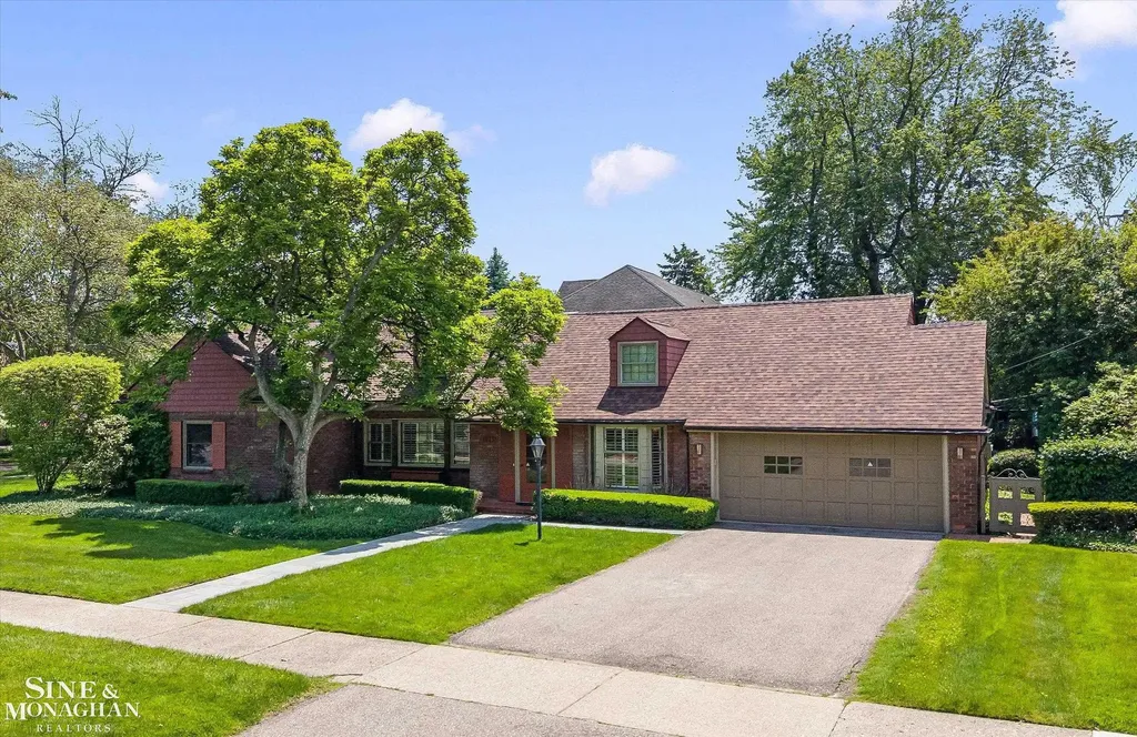 1023 Harvard Road Grosse Pointe Park City MI 48230