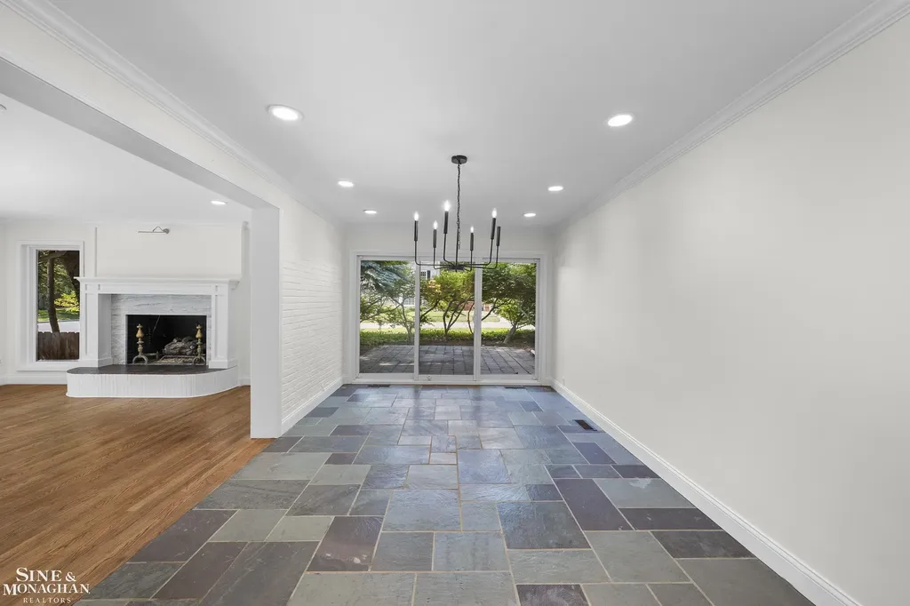 319 Kercheval Avenue Grosse Pointe Farms City MI 48236