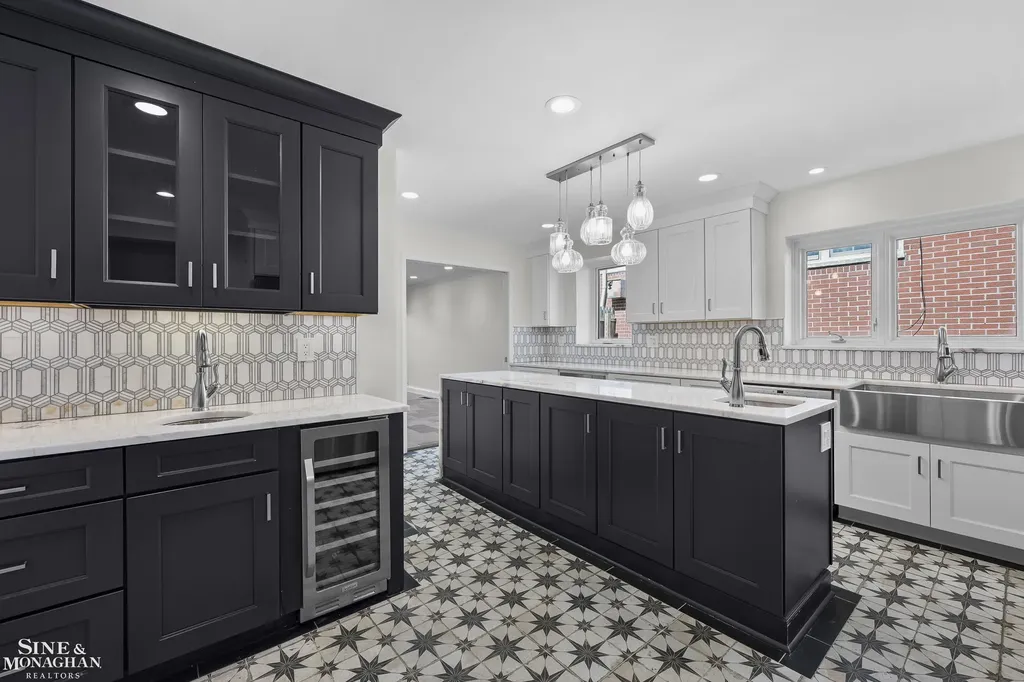 319 Kercheval Avenue Grosse Pointe Farms City MI 48236