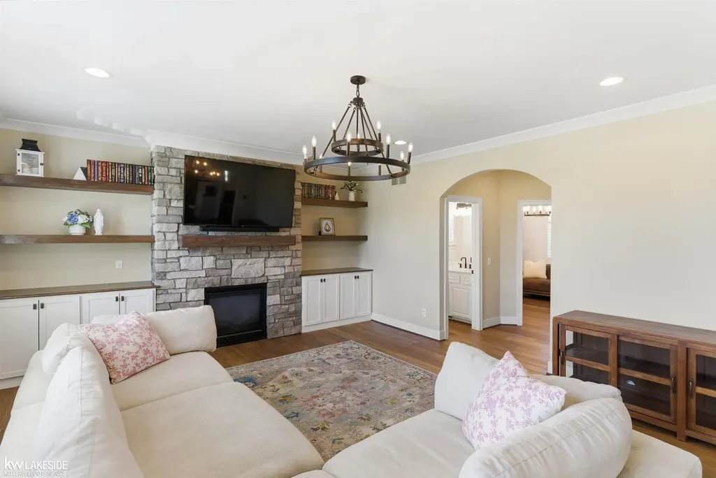 17206 Crittenden Drive Macomb Township MI 48044