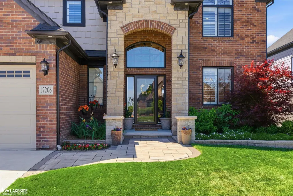 17206 Crittenden Drive Macomb Township MI 48044
