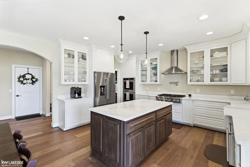 17206 Crittenden Drive Macomb Township MI 48044