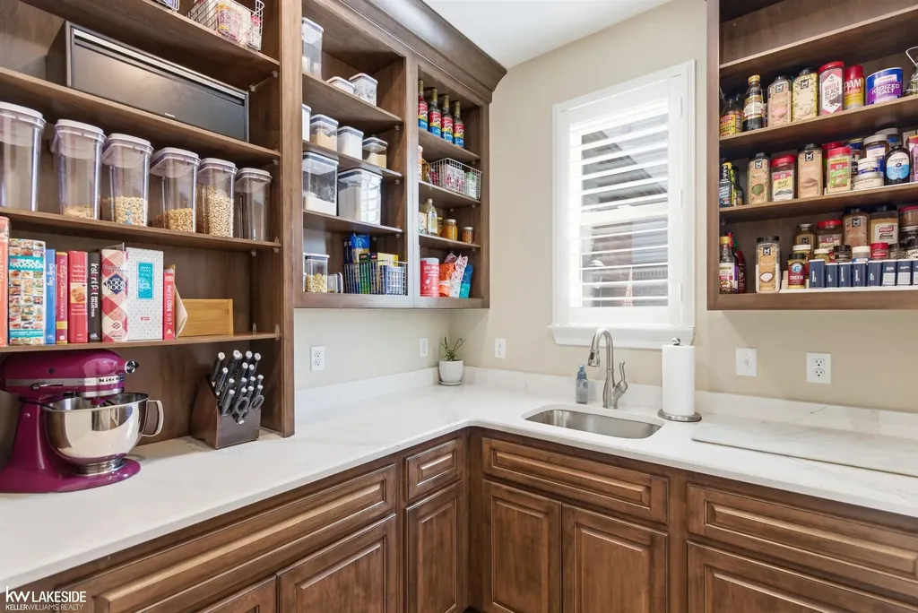 17206 Crittenden Drive Macomb Township MI 48044