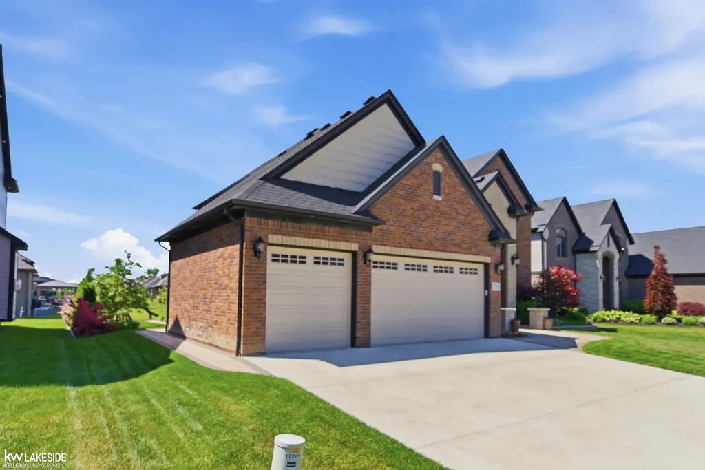 17206 Crittenden Drive Macomb Township MI 48044