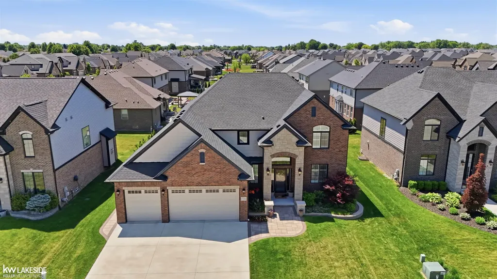17206 Crittenden Drive Macomb Township MI 48044