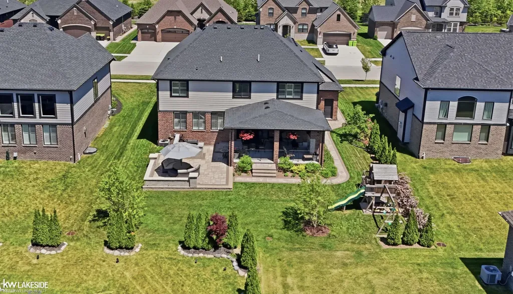 17206 Crittenden Drive Macomb Township MI 48044
