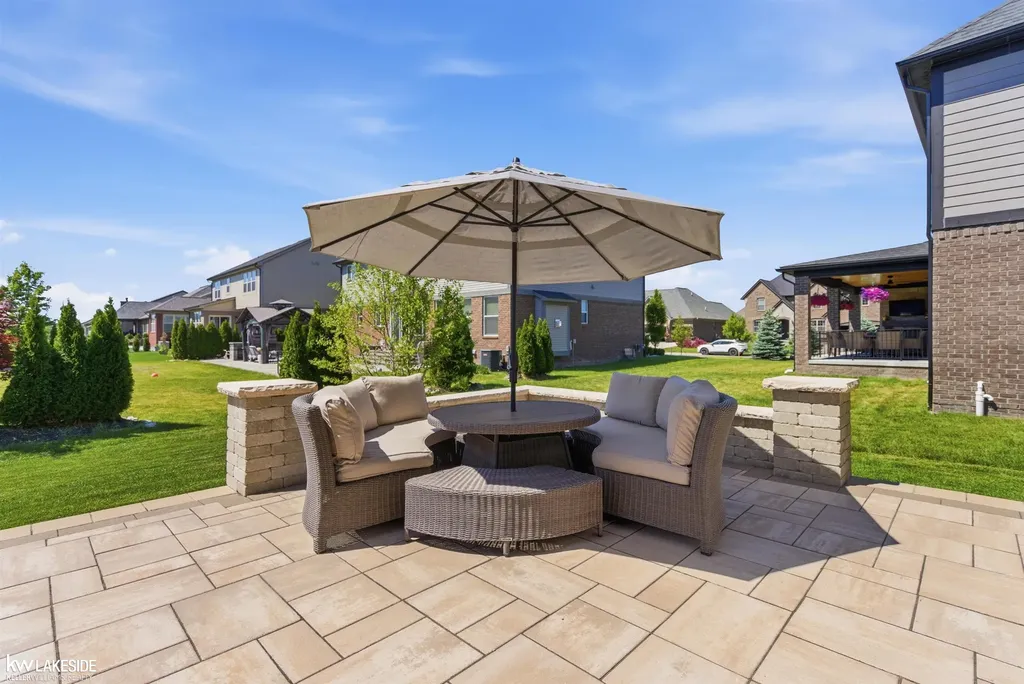 17206 Crittenden Drive Macomb Township MI 48044