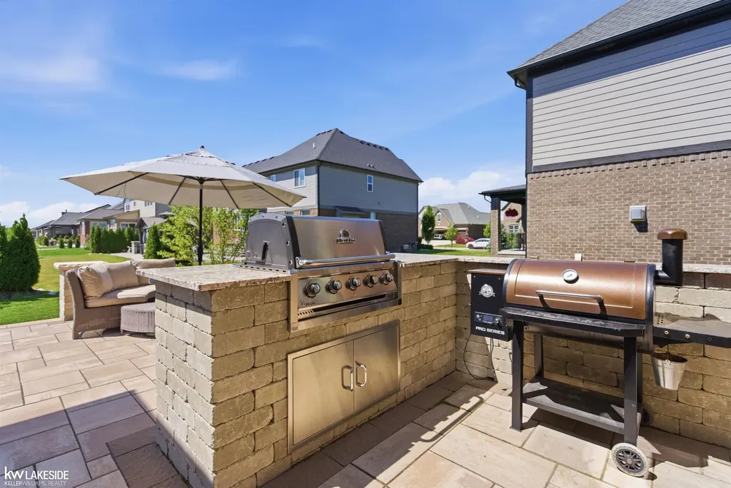 17206 Crittenden Drive Macomb Township MI 48044