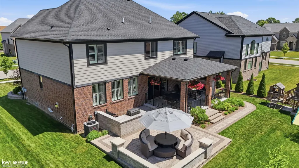 17206 Crittenden Drive Macomb Township MI 48044