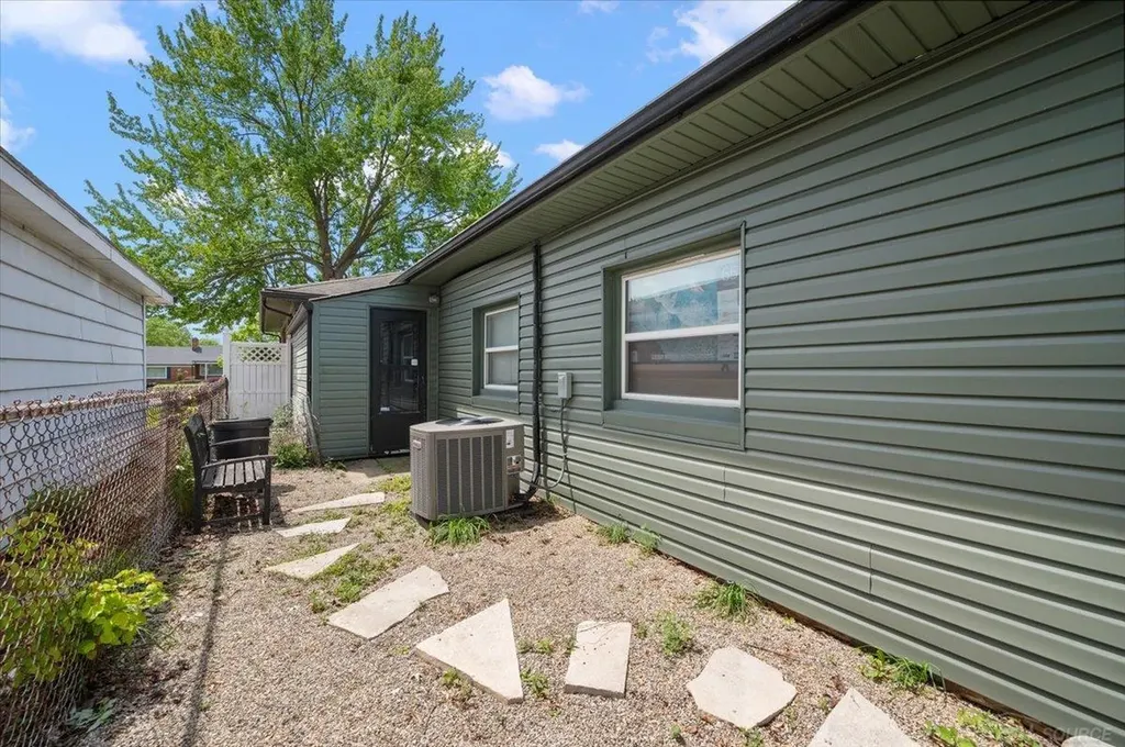 20221 E 11 Mile Road St. Clair Shores City MI 48081