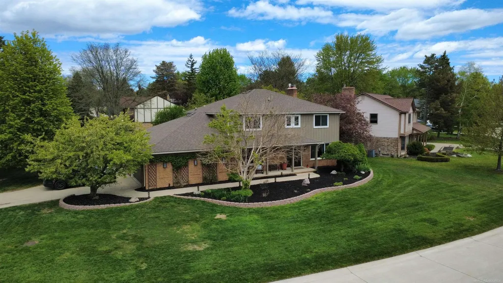 2495 Chalet Drive Rochester Hills City MI 48309