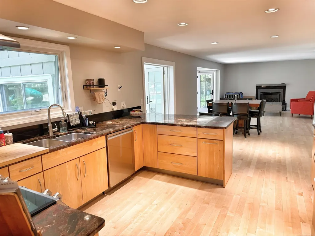 2495 Chalet Drive Rochester Hills City MI 48309