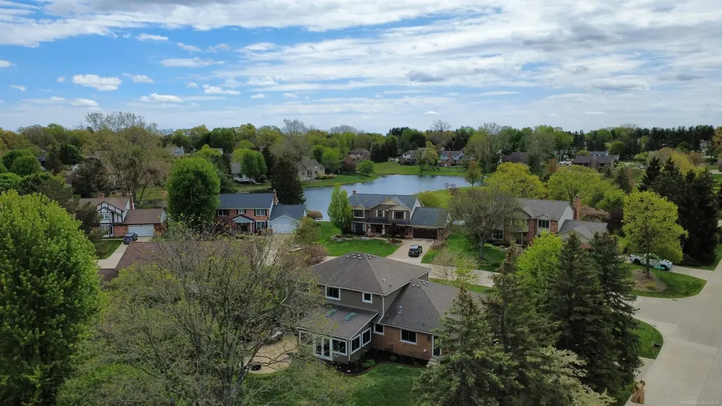 2495 Chalet Drive Rochester Hills City MI 48309