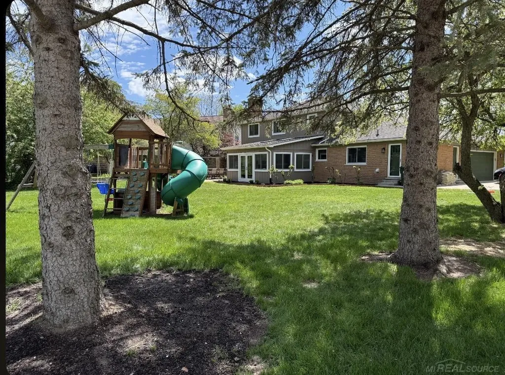 2495 Chalet Drive Rochester Hills City MI 48309
