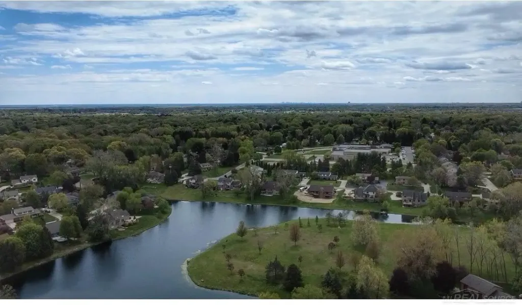 2495 Chalet Drive Rochester Hills City MI 48309