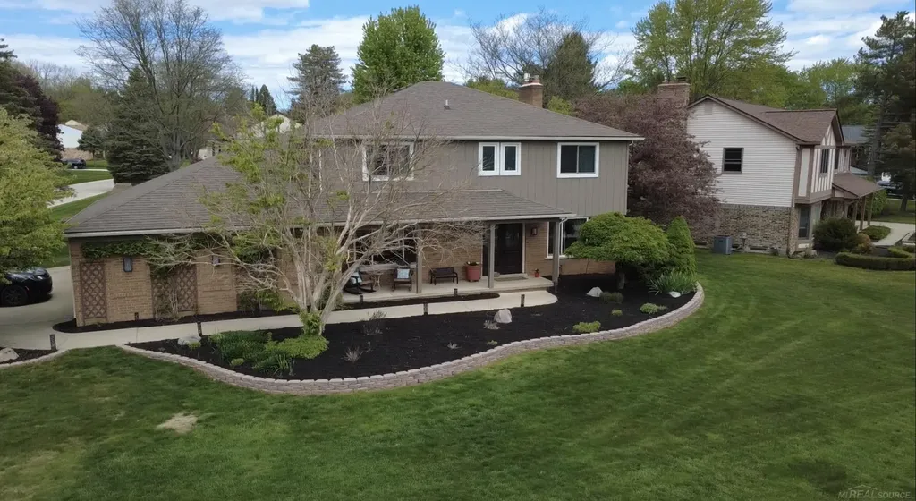 2495 Chalet Drive Rochester Hills City MI 48309