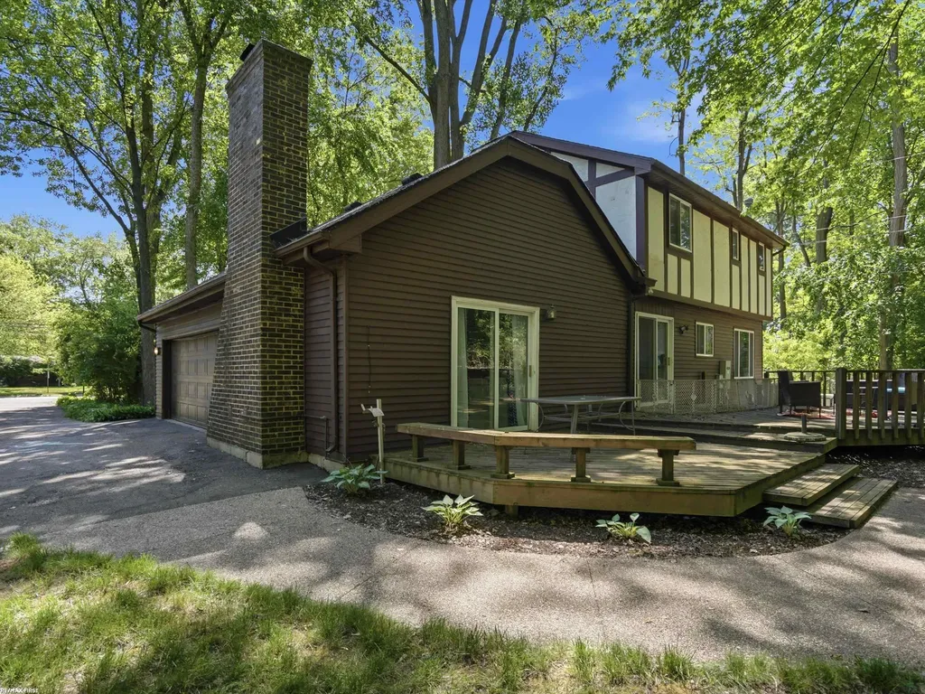 23011 Gill Road Farmington Hills City MI 48335