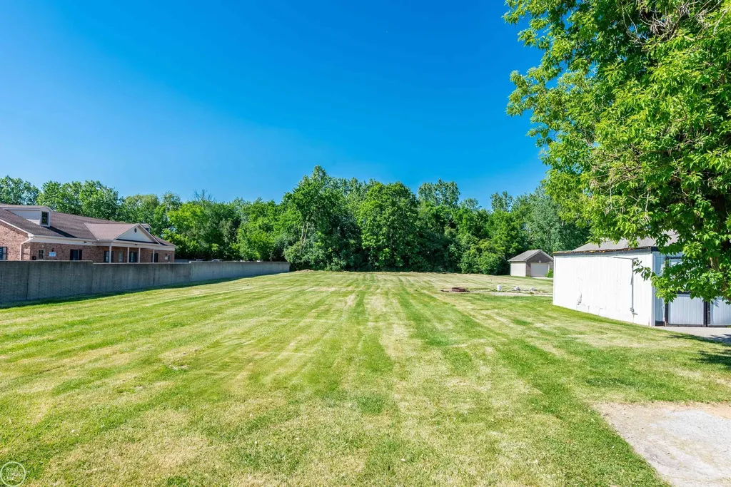 4209 17 Mile Road Sterling Heights City MI 48310