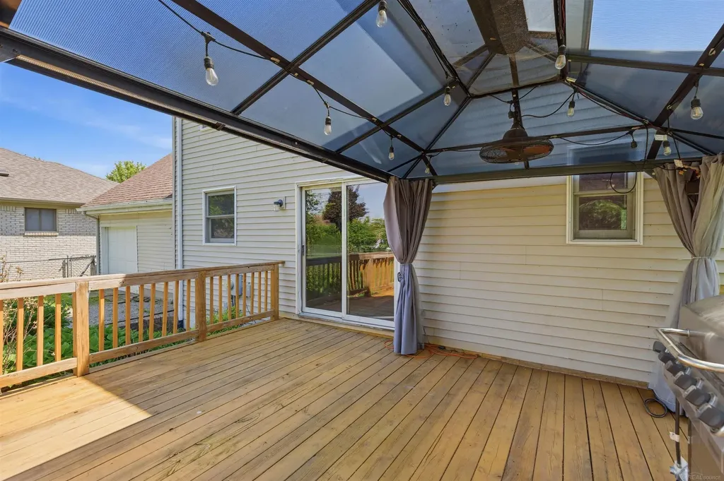 51613 Sass Road Chesterfield Township MI 48047