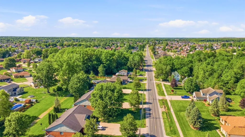 51613 Sass Road Chesterfield Township MI 48047