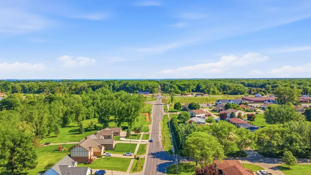 51613 Sass Road Chesterfield Township MI 48047