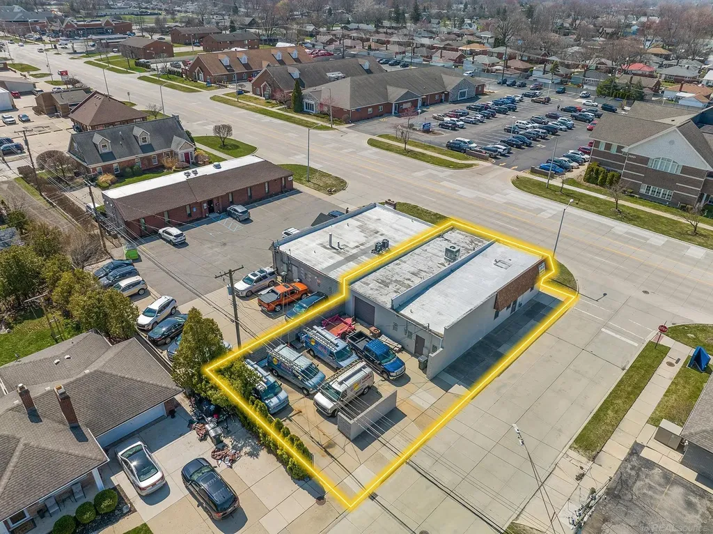 25530 Little Mack Avenue St. Clair Shores City MI 48081