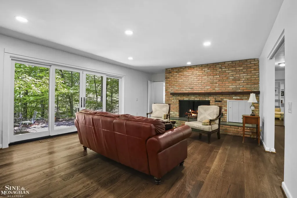 22636 King Richard Court Beverly Hills Village MI 48025