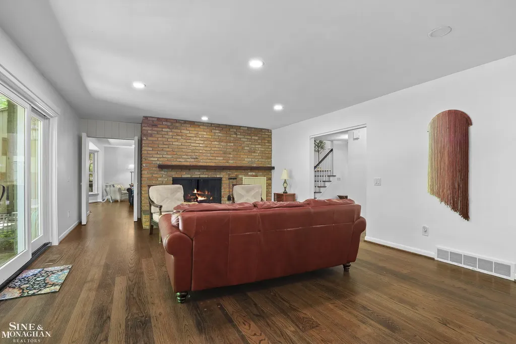 22636 King Richard Court Beverly Hills Village MI 48025
