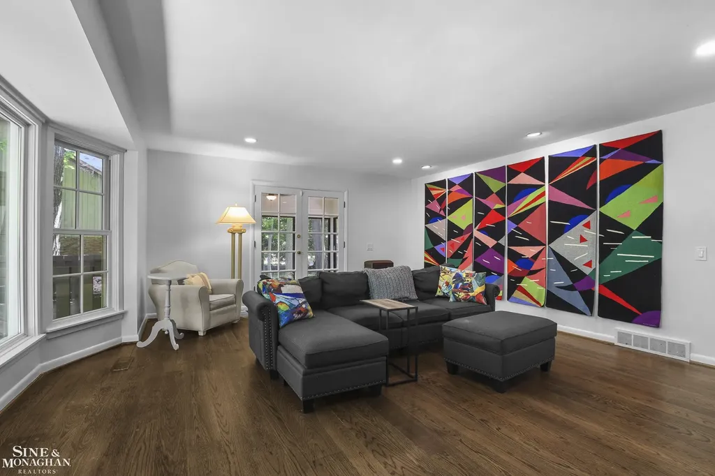 22636 King Richard Court Beverly Hills Village MI 48025
