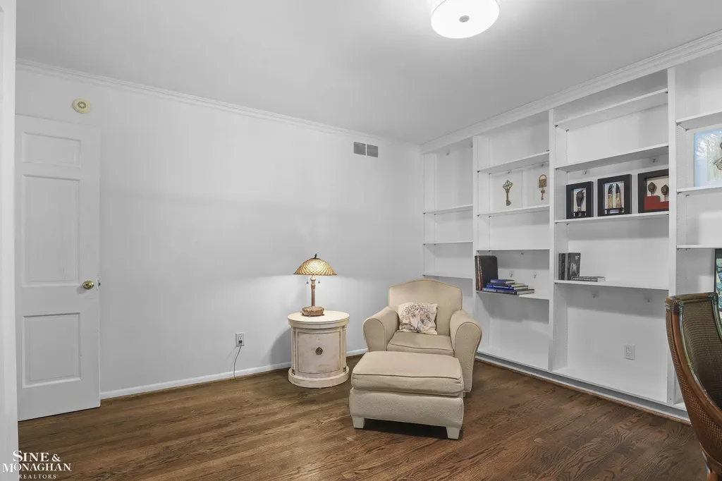 22636 King Richard Court Beverly Hills Village MI 48025