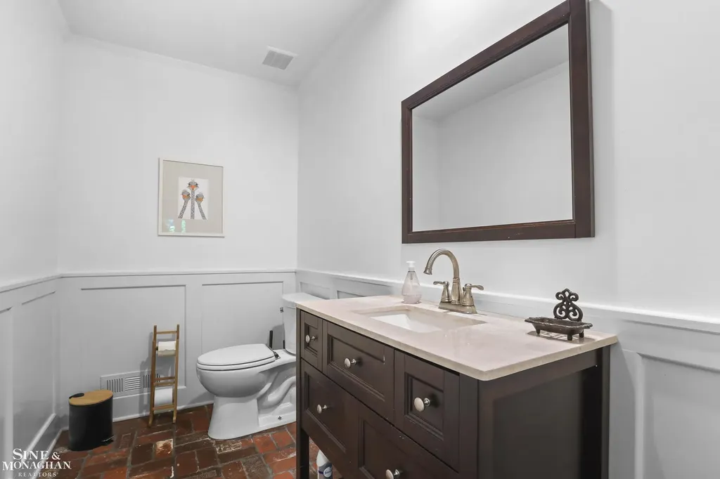 22636 King Richard Court Beverly Hills Village MI 48025