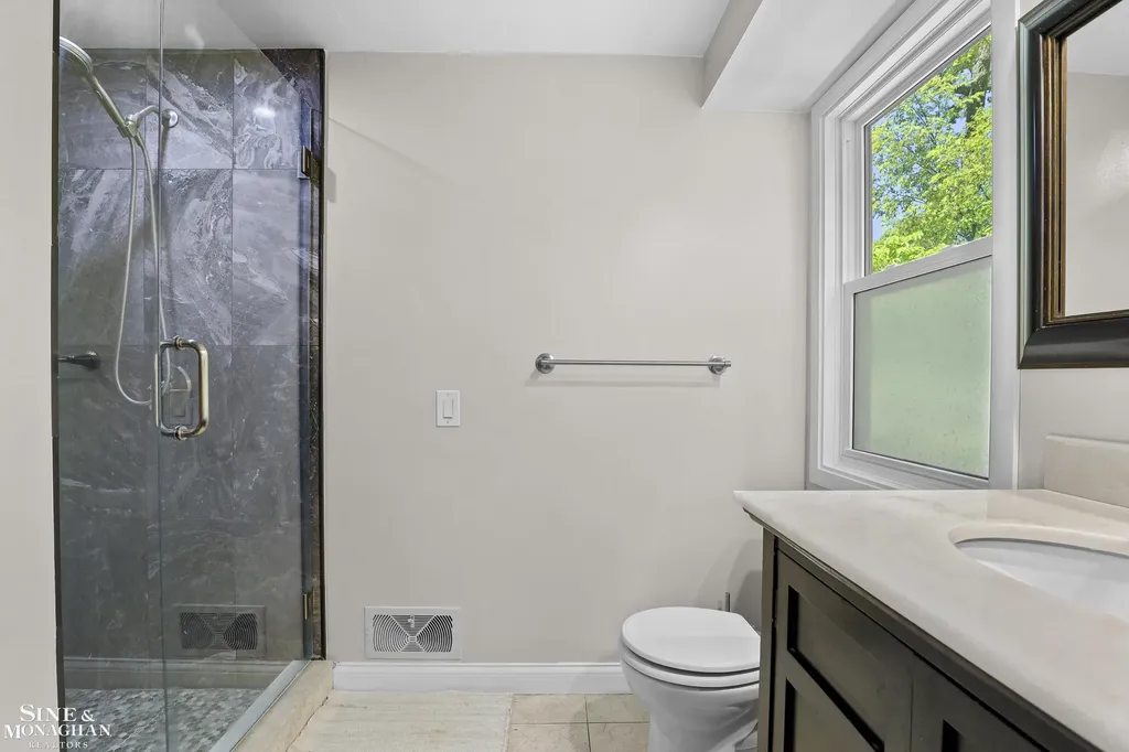 22636 King Richard Court Beverly Hills Village MI 48025