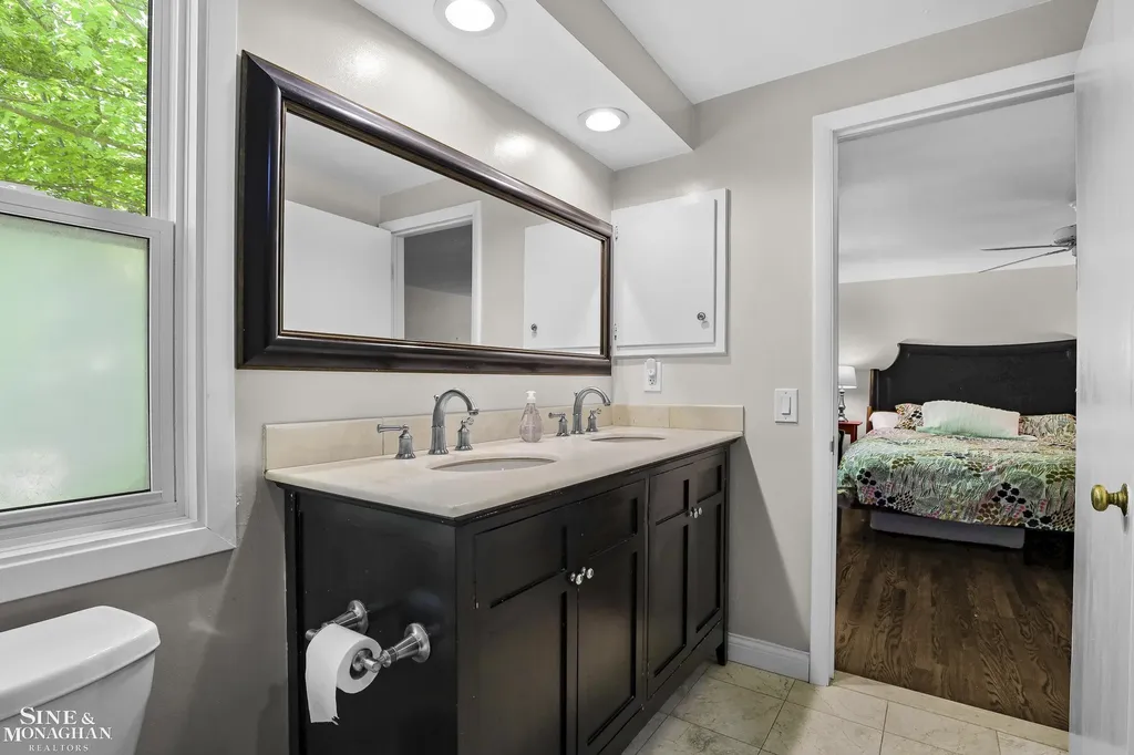 22636 King Richard Court Beverly Hills Village MI 48025