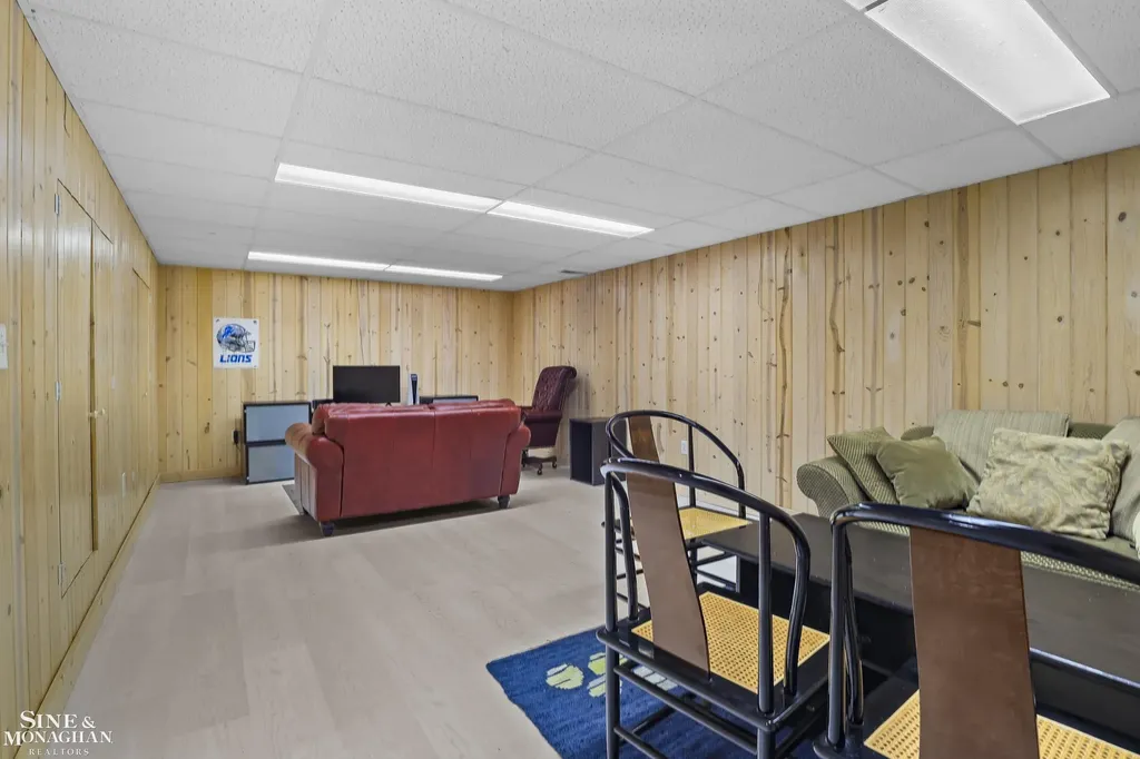 22636 King Richard Court Beverly Hills Village MI 48025