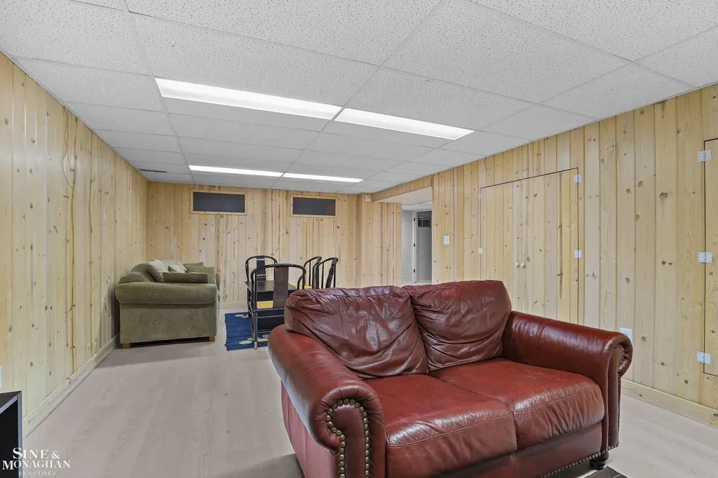 22636 King Richard Court Beverly Hills Village MI 48025