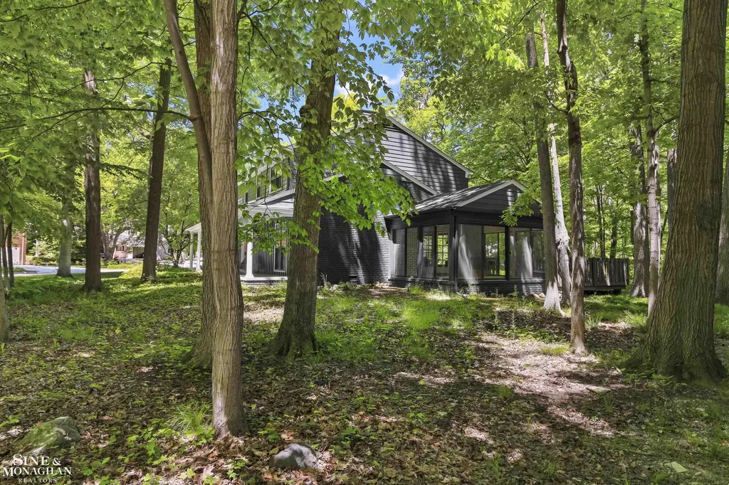 22636 King Richard Court Beverly Hills Village MI 48025
