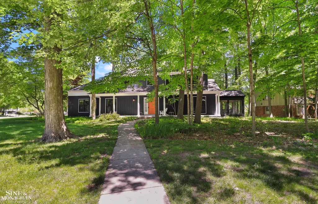 22636 King Richard Court Beverly Hills Village MI 48025