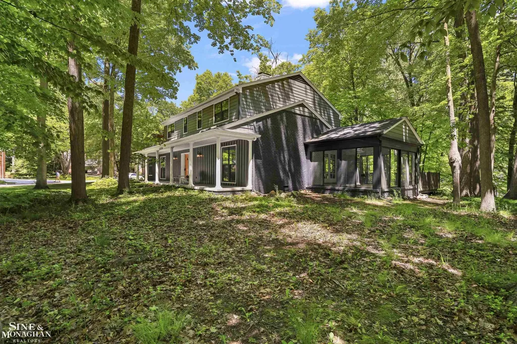 22636 King Richard Court Beverly Hills Village MI 48025