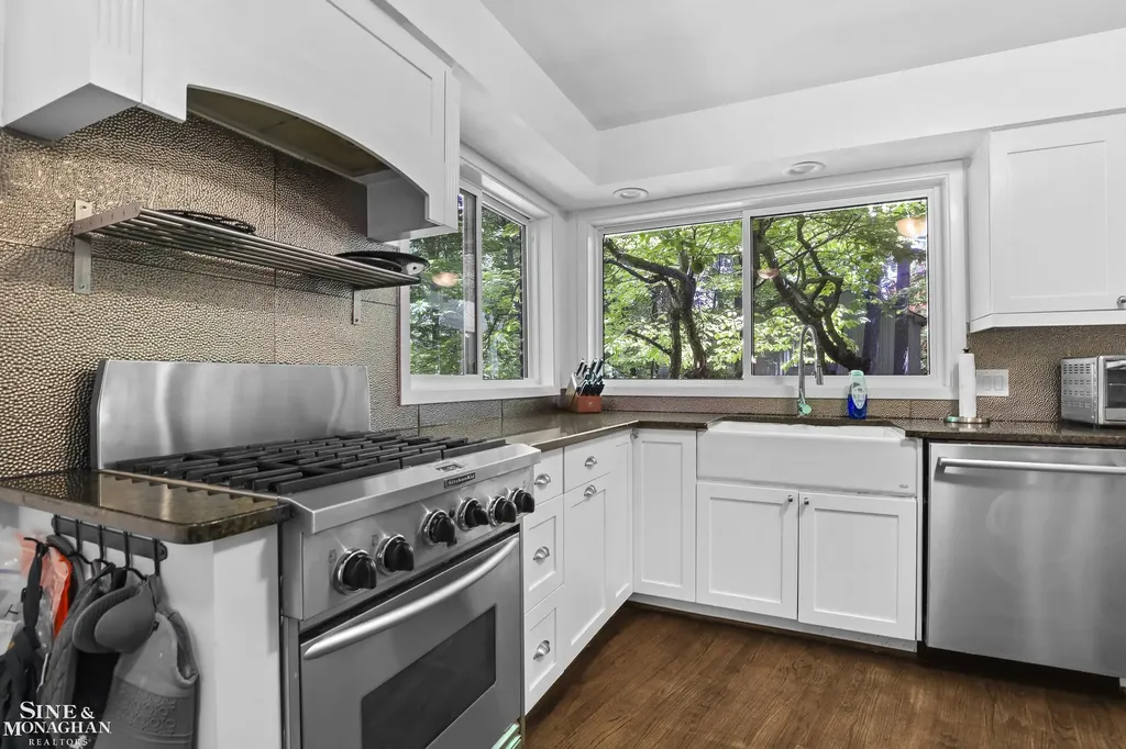 22636 King Richard Court Beverly Hills Village MI 48025