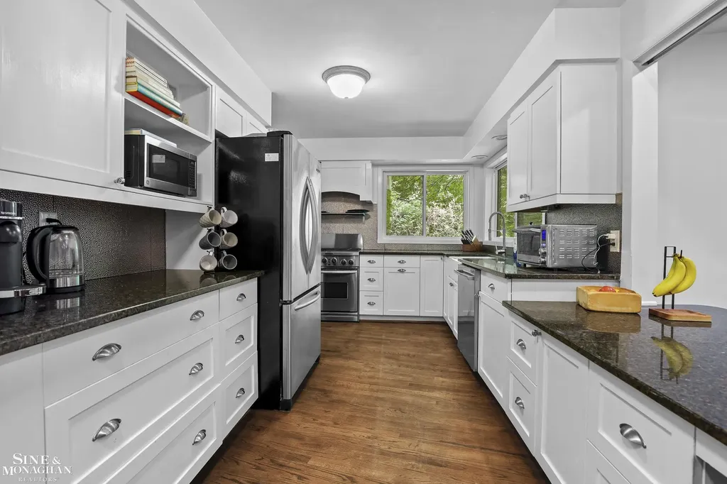 22636 King Richard Court Beverly Hills Village MI 48025