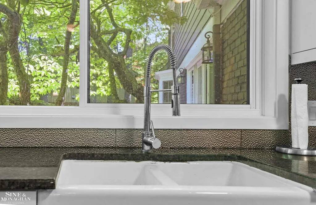 22636 King Richard Court Beverly Hills Village MI 48025