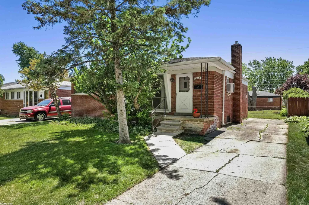 21442 Share Street St. Clair Shores City MI 48082
