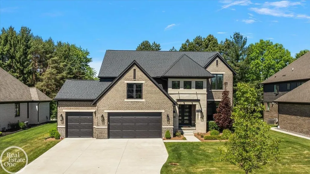52801 Royal Park Avenue Shelby Charter Township MI 48315